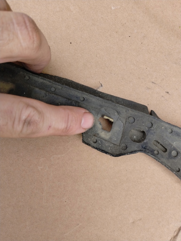 Mercedes w124 прокладка капот 85-93 комплект уплотнители с Разборки