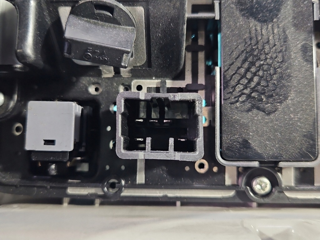 фото №7, Лампа кабины лампа kia sportage ii 04-10 92820-1fxxx