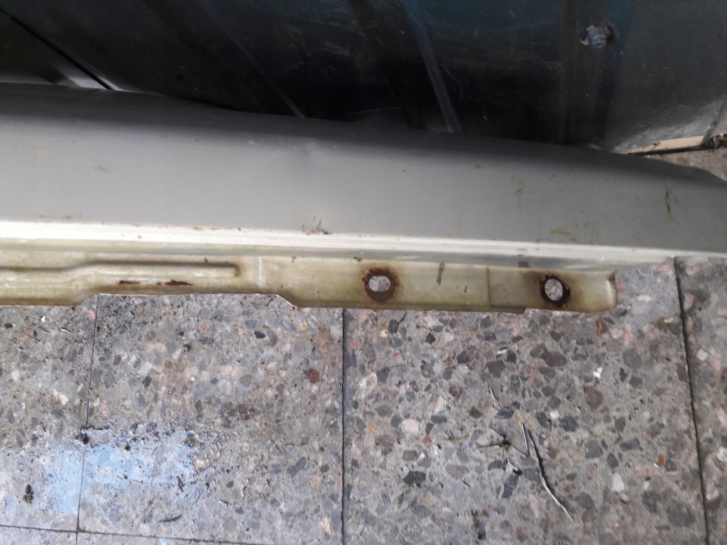 Крило ліве перед rover vitesse срібний в Україні