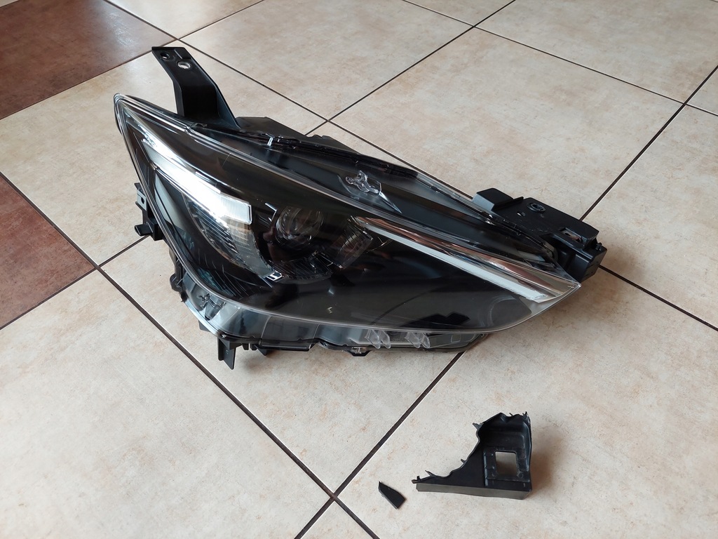 фото №1, Лампа - правая - full led - mazda cx-3 - cx3