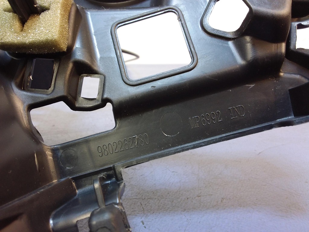 фото №4, Peugeot 308 t9 sw кронштейн шторка багажника лівий