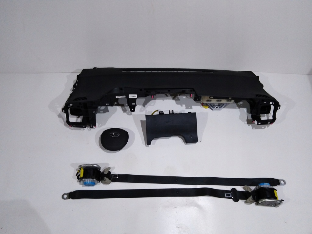 фото №1, Subaru trezia панель приладів консоль подушка безпеки подушки безпеки ремені