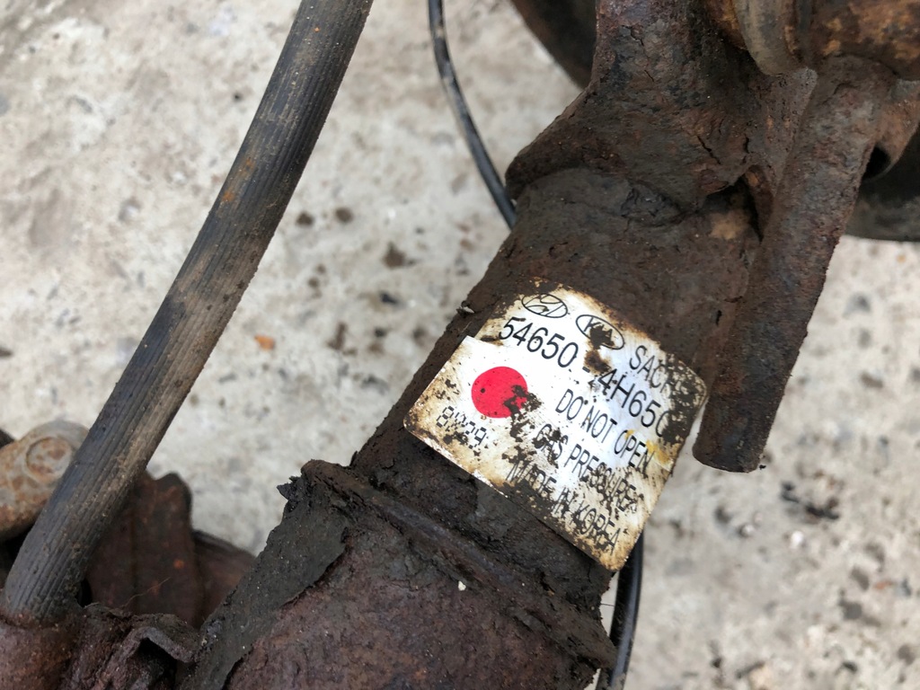 фото №6, Поворотный кулак левая амортизационная стойка hyundai h1 i800 07-17