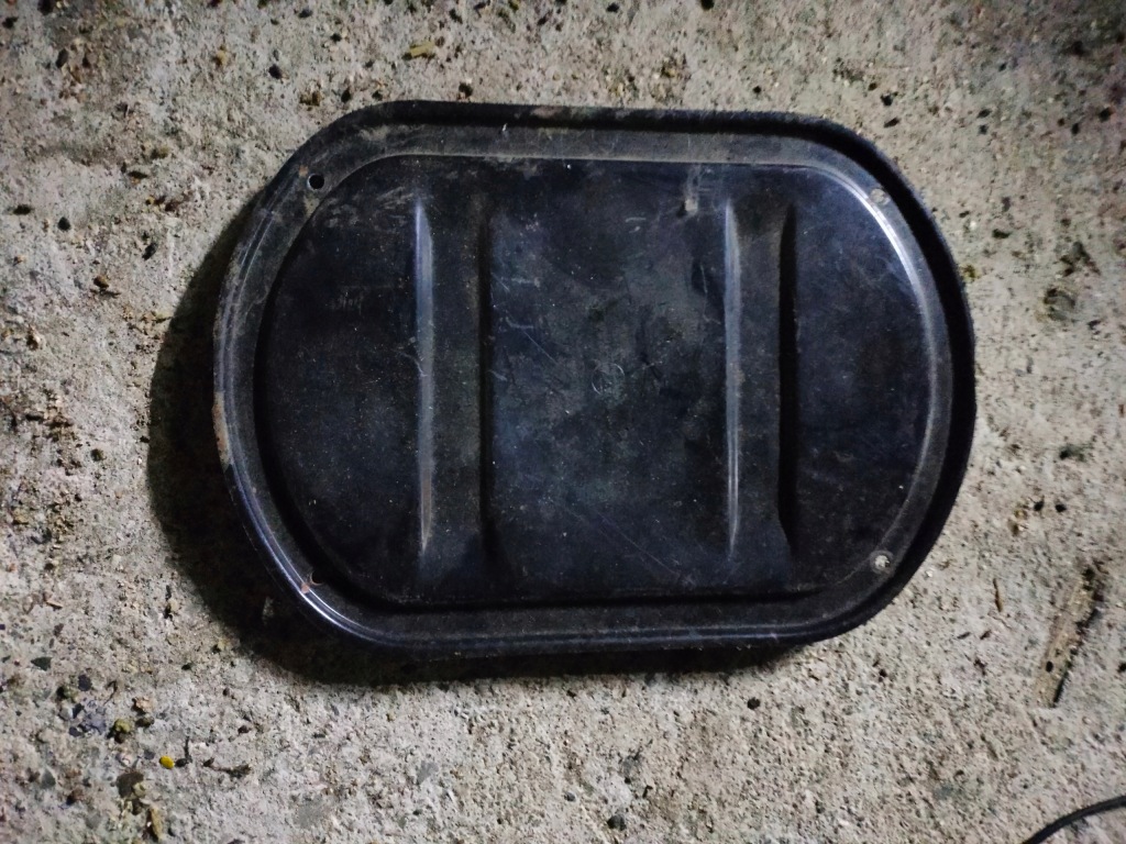 фото №1, Кришка коробка запобіжників bmw e30 e24 e23 z1 e30 1368802