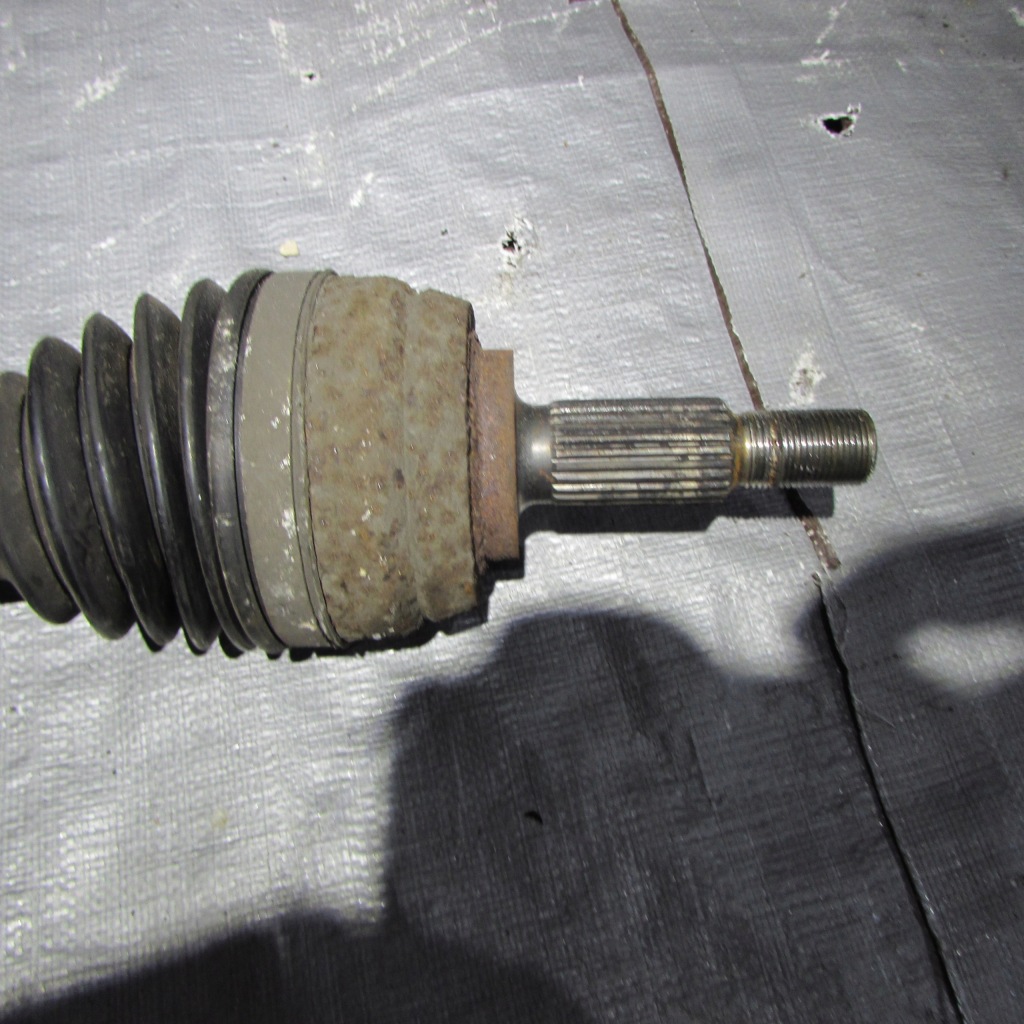 Приводной вал приводная левая renault megane 3 8200725510 Цена