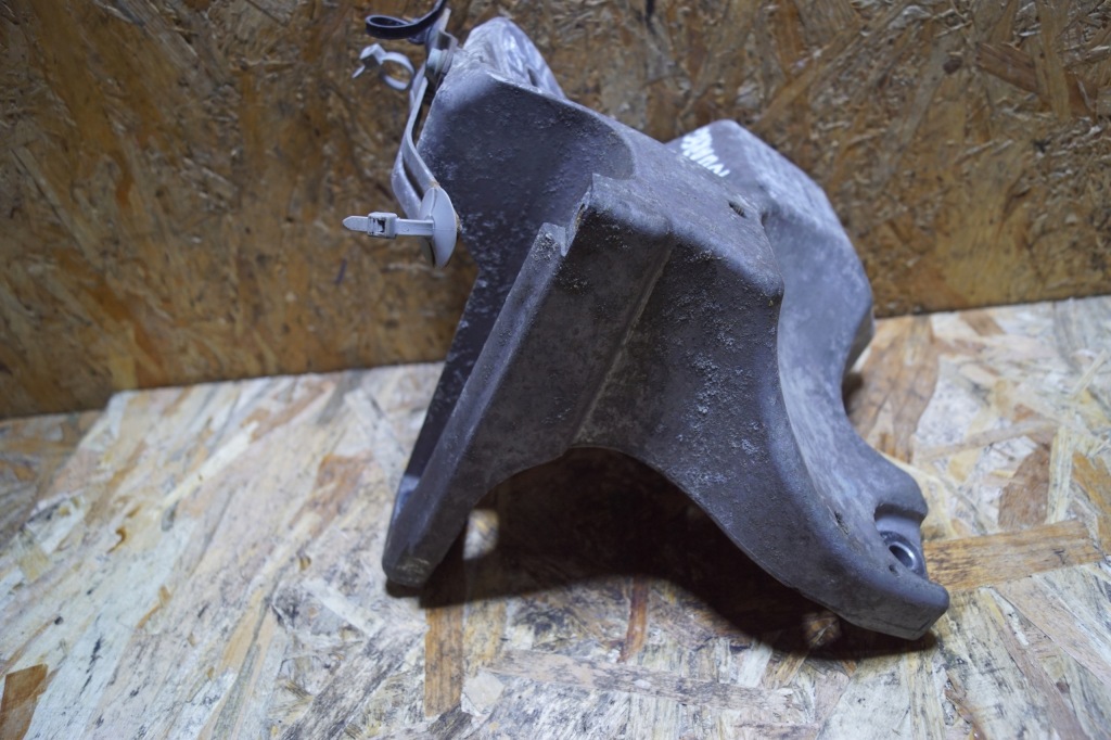 фото №8, Кронштейн двигуна audi q7 4l vw touareg 4.2 7l6199308