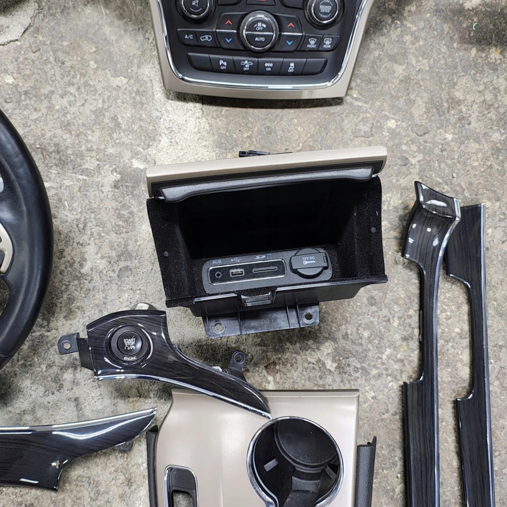 фото №8, Jeep grand cherokee wk2 декори двері тунель повітропровід лічильник повітропровід