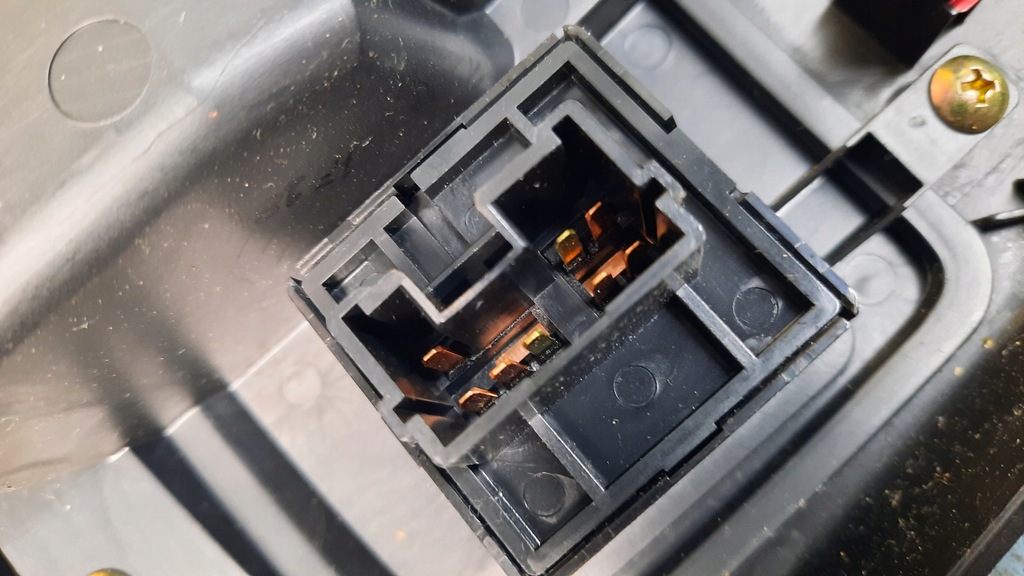 фото №8, Панель середній тунель mitsubishi outlander i