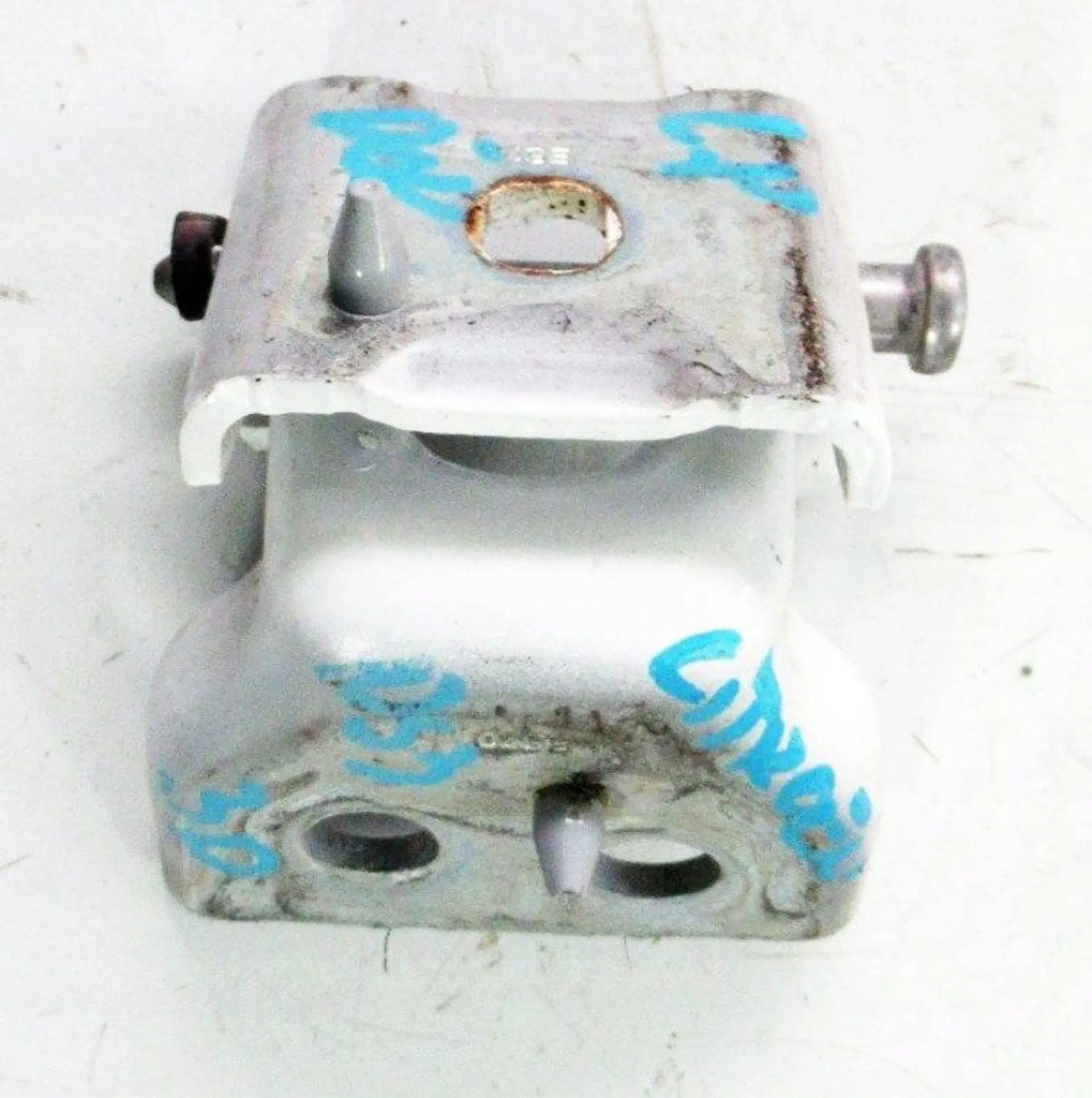 фото №1, Citroen ds3 петля левый передний перед нижний