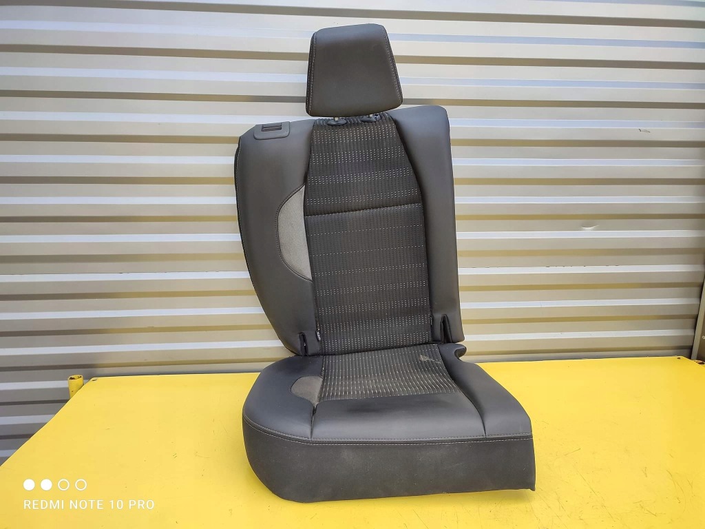 фото №1, Peugeot 2008 i сидіння правий задня напівшкіра