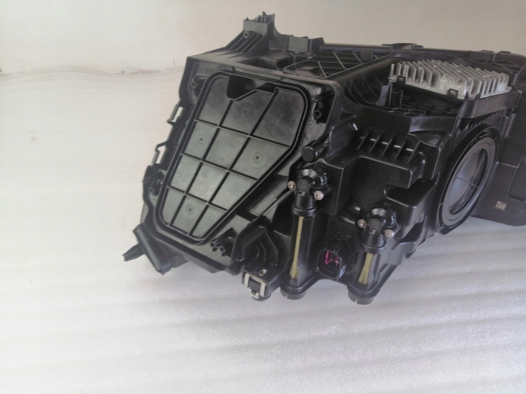 Audi q3 2 фара перед правый  led Цена