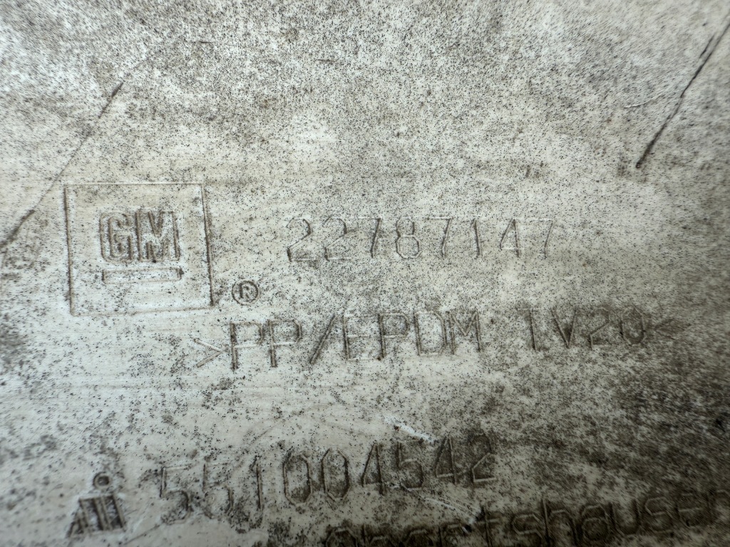 Бампер перед передний opel insignia a рестайлинг  + жалюзи шторка 22787147 Киев