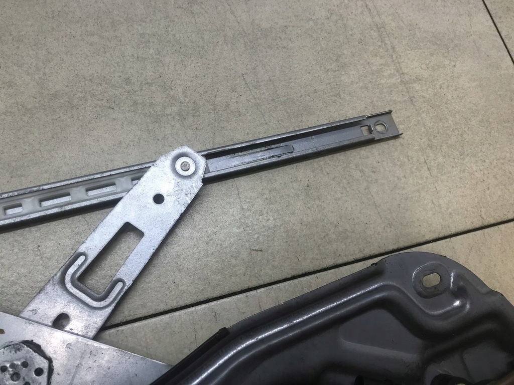 фото №10, Подъемник стекло правый перед santa fe i 9882026100