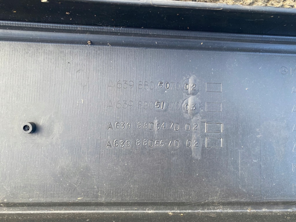 Mercedes 639 vito бампер накладка перед 6398804270 оригинал Оригинал