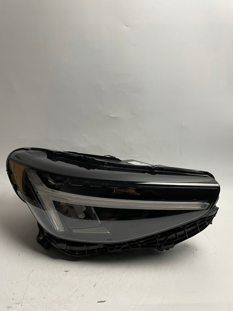 Купити Фара правий перед volvo xc40 рестайлінг  2022- full led 32338909