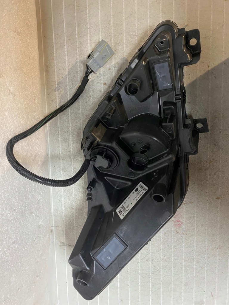 Противотуманная фара правый led drl peugeot 3008 5008 3 9845434680 с Разборки