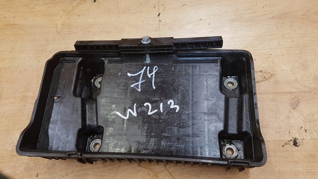 фото №1, Mercedes e w213 основа корпус захист акумулятор a2136200018