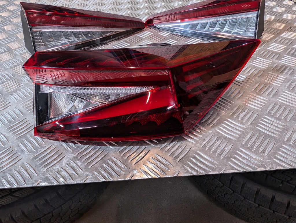 фото №9, Skoda enyaq 5la лампа левая правая задняя w крыло