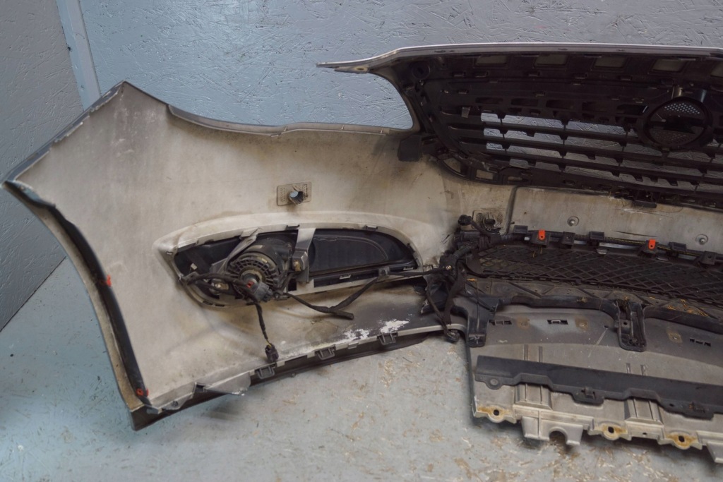 Opel insignia a рестайлінг  бампер перед pdc z195 z2432 12w в Україні