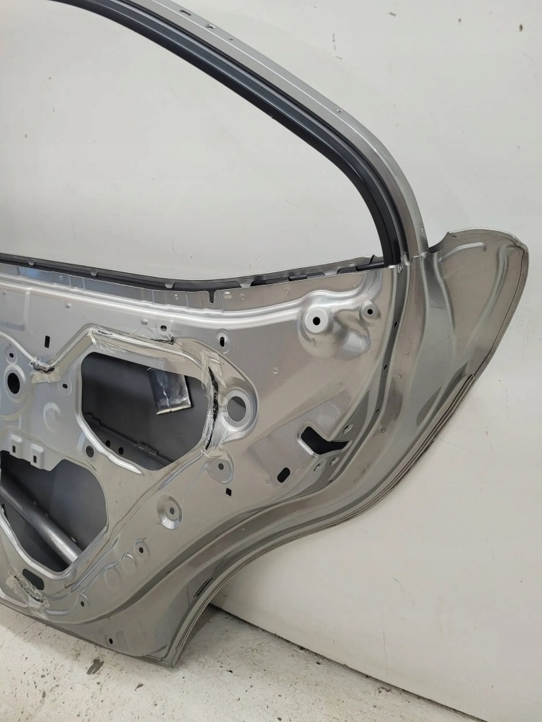 Купить Lexus is 3 3 дверь задняя задняя правое  fv