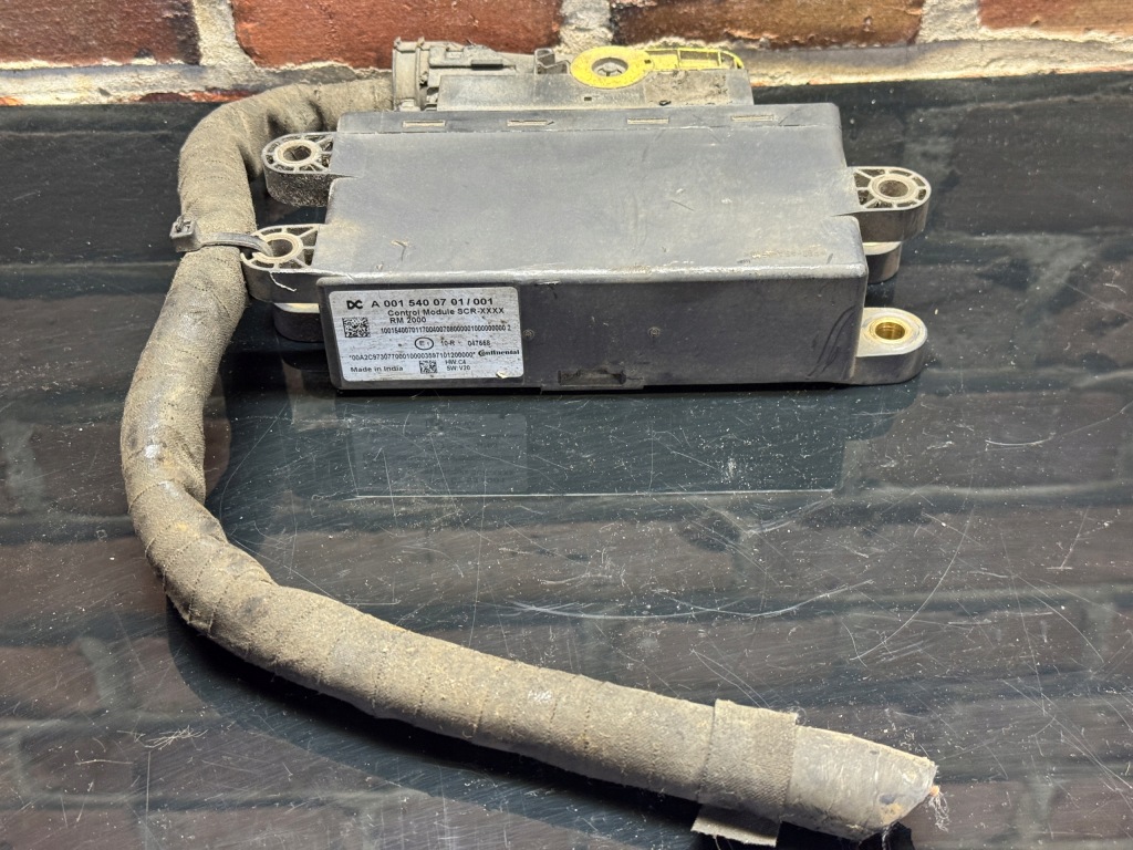 Купить Mercedes actros модуль adblue a0015400701