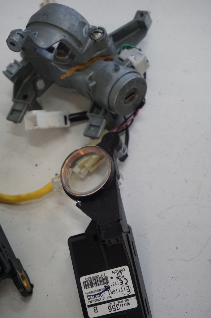 фото №8, Mitsubishi lancer viii x 1.8b 10r набор стартовый замок зажигания ключ 1860a976