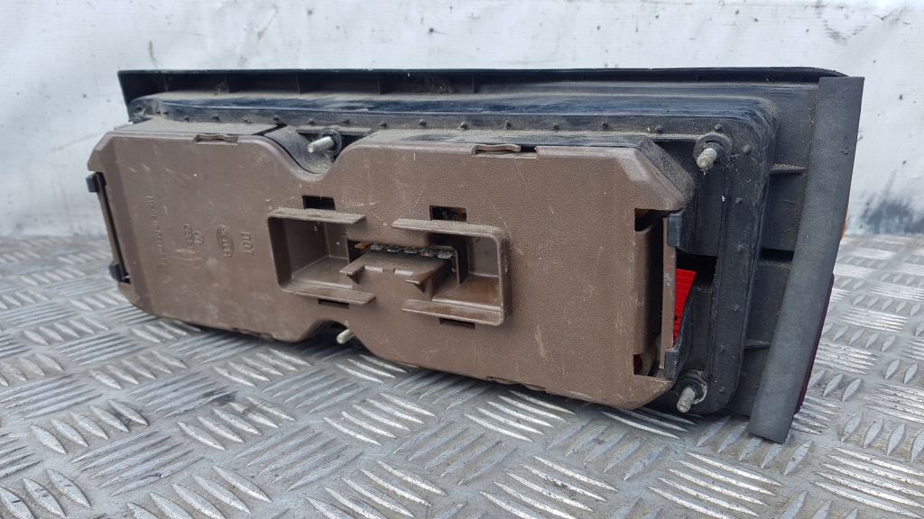 Audi 100 c2 лампа левая задний  вкладыш Киев