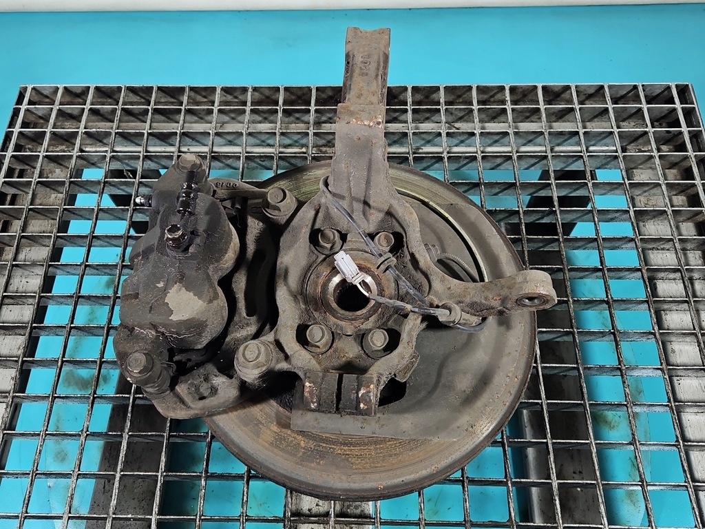 фото №2, Поворотный кулак правая ступица перед 2.5 16v renault koleos