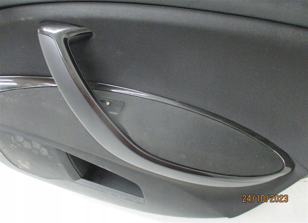 фото №9, Обшивка правый задняя шторка citroen c5 iii x7 kombi 96710281zd