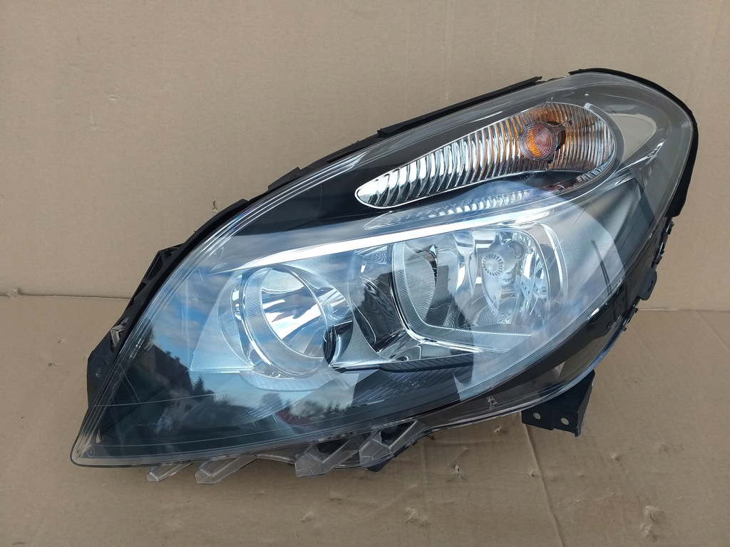 фото №1, Mercedes b-klasa w246 лампа перед левая