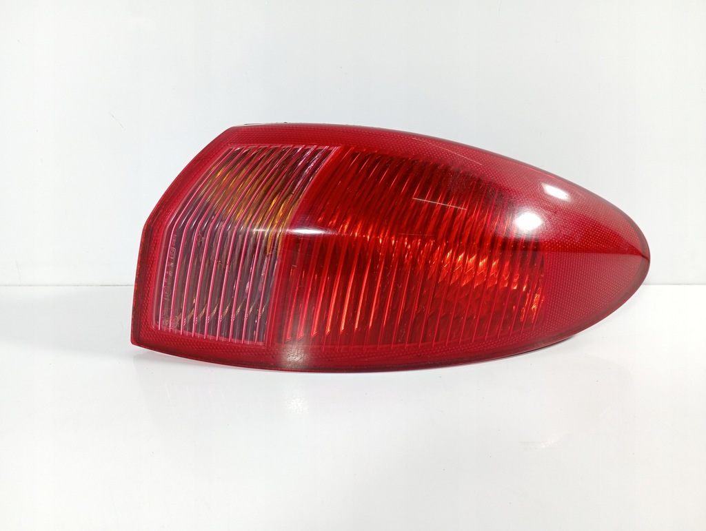 фото №1, Alfa romeo 147 00-10 лампа задня задня права оригінальний номер 46556347