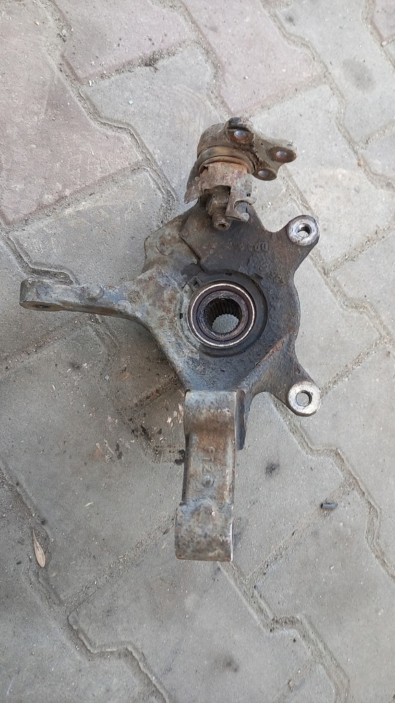 фото №2, Поворотный кулак правая renault lagun 1.6b 01r ii