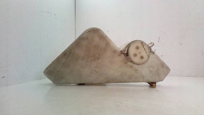 Zbiorniczekpłynudospryskiwaczy w168a170 1688690220 с Разборки