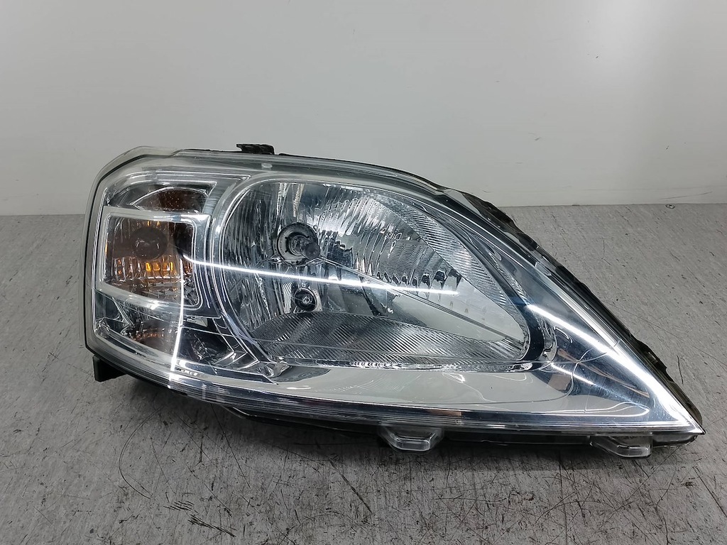 фото №1, Лампа перед права dacia logan 8200744754