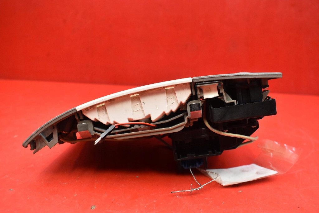 фото №10, Лампа освещение салона перед 4e0907135a audi a8 d3 02-05