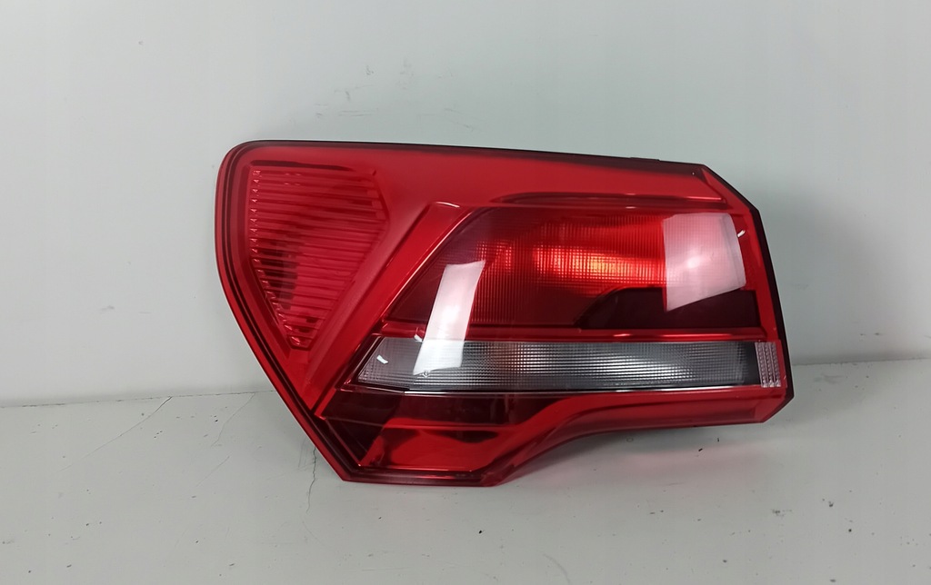 фото №1, Audi q3 83a лампа задняя задняя левая