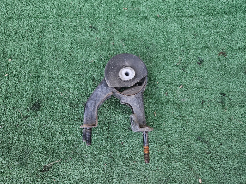 фото №1, Кронштейн подушка двигуна задня toyota corolla verso ii 2.0 d4d