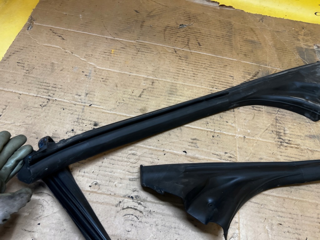 Прокладка дах скло jaguar f-type x152 cabrio Ціна