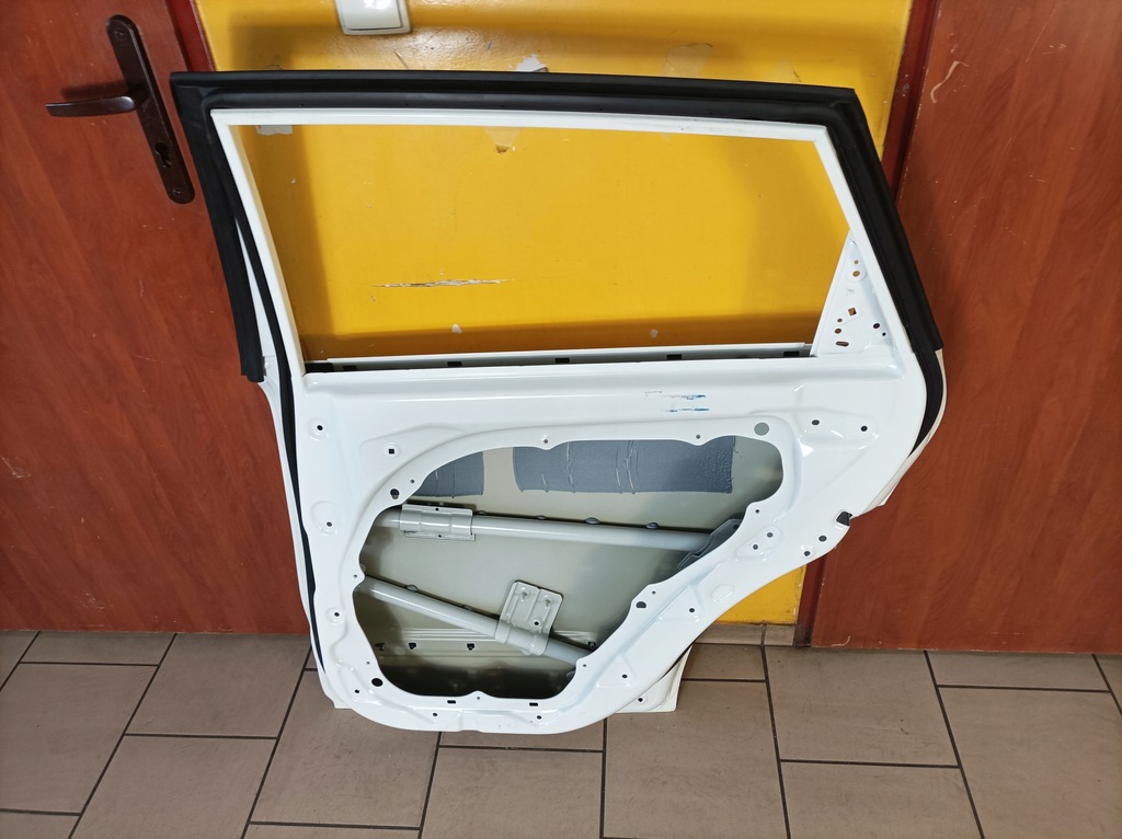 фото №12, Kia niro lift двері задня праве