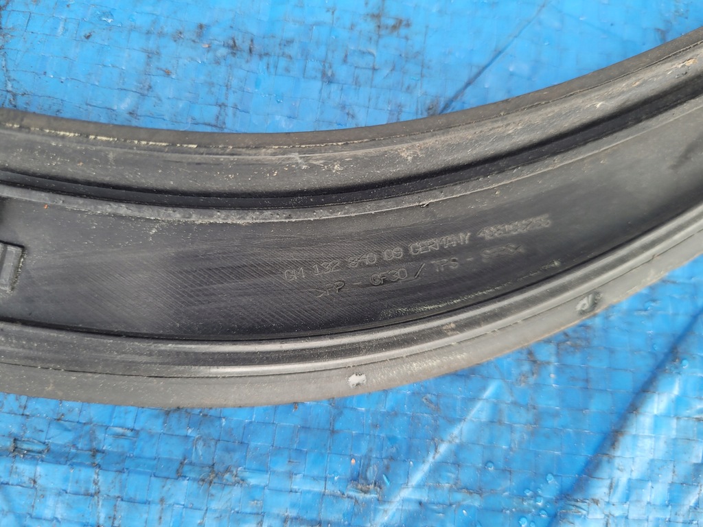 фото №9, Opel-części | astra j молдинг прокладка кришки капот перед 13284009