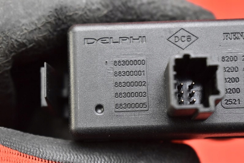 фото №9, Выключатель света аварийных 8200214869 renault modus 1 i lift 07-12