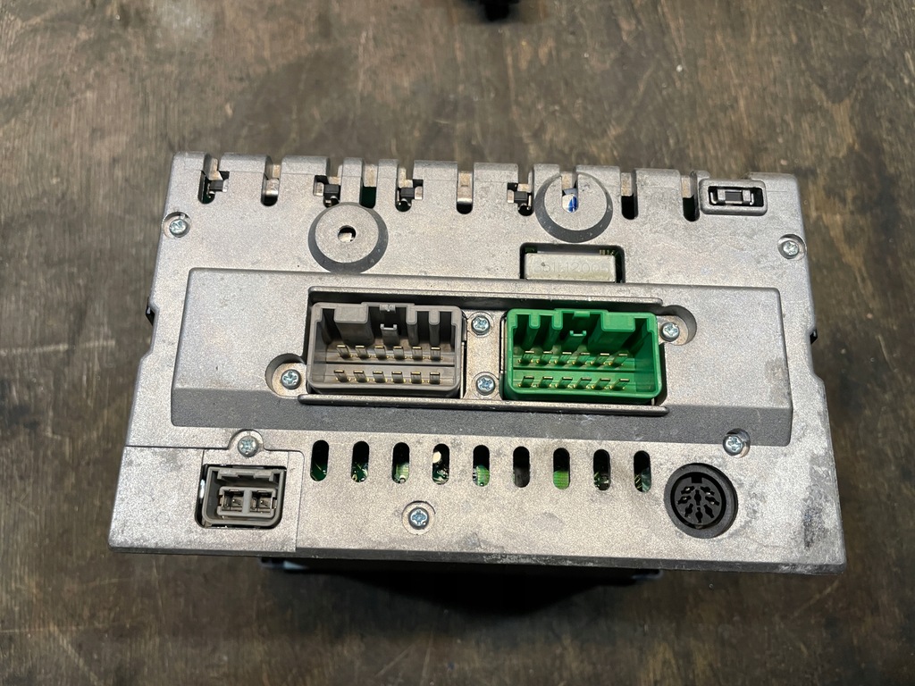 фото №3, Volvo v40 радио hu-605