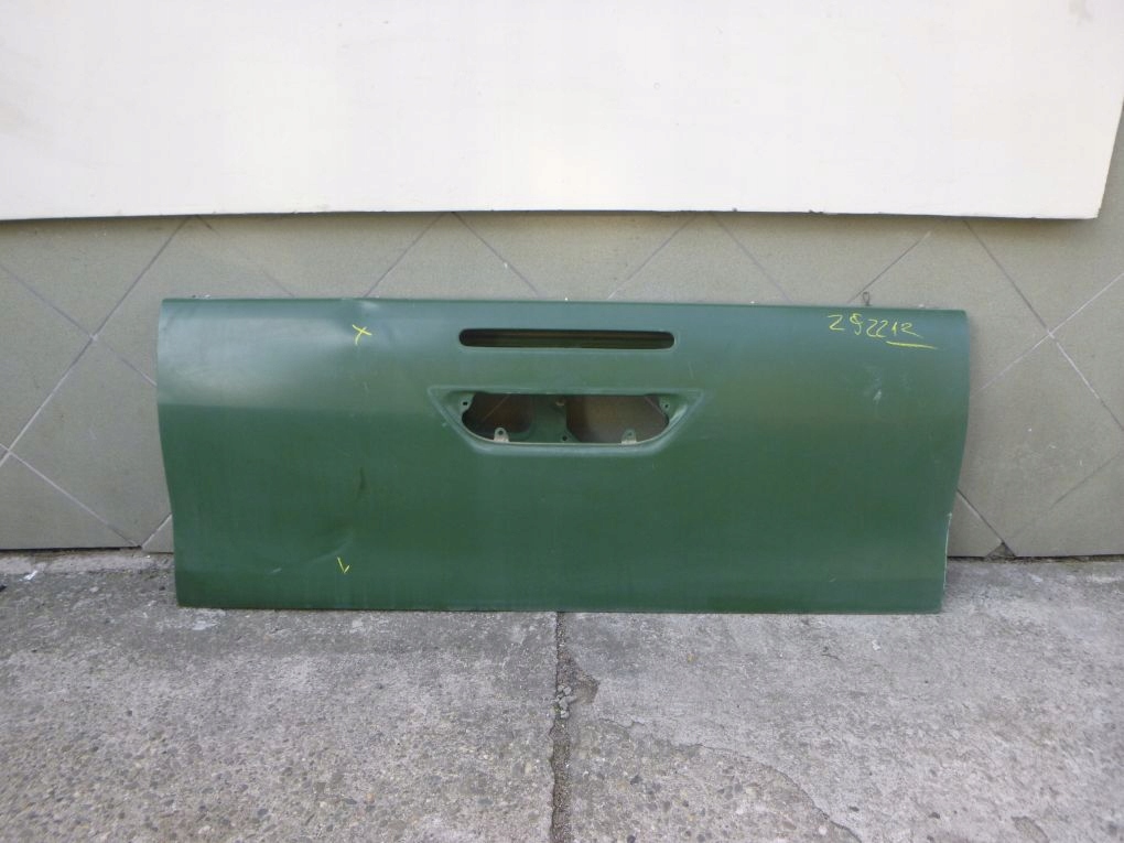 фото №1, Toyota hilux ii 16- крышка багажника задняя