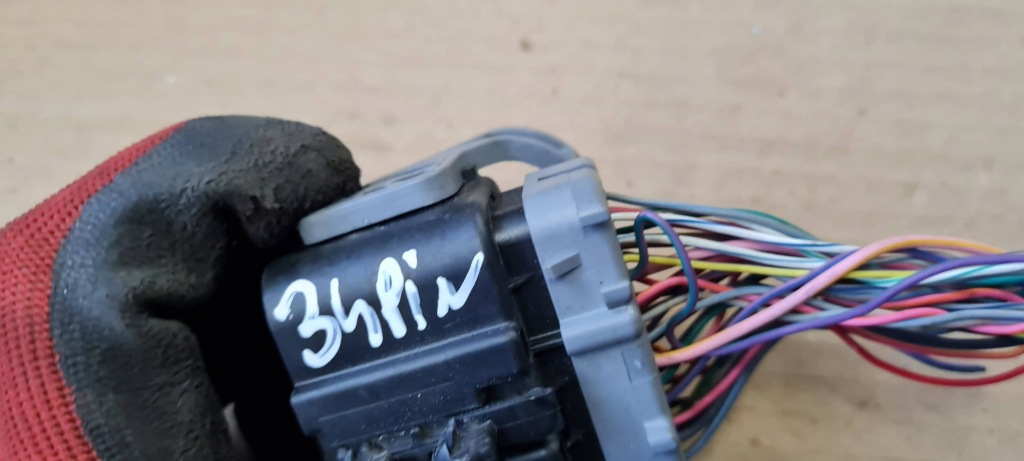 Chrysler pacifica 2022 штекер колодка соединитель jeep dodge 80043508a01b в Украине