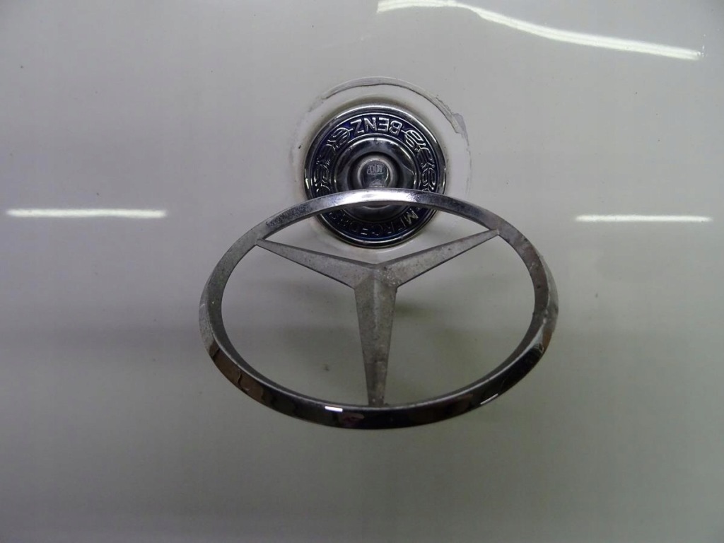 Капот mercedes w204 650 дорестайлінг Оригінал