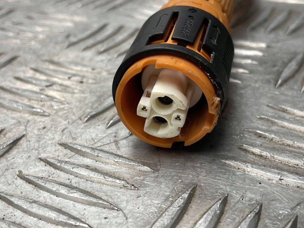 Bmw оригинальный номер 5a1cb00 3' g20 шланг электропроводка разъём зарядки Недорого