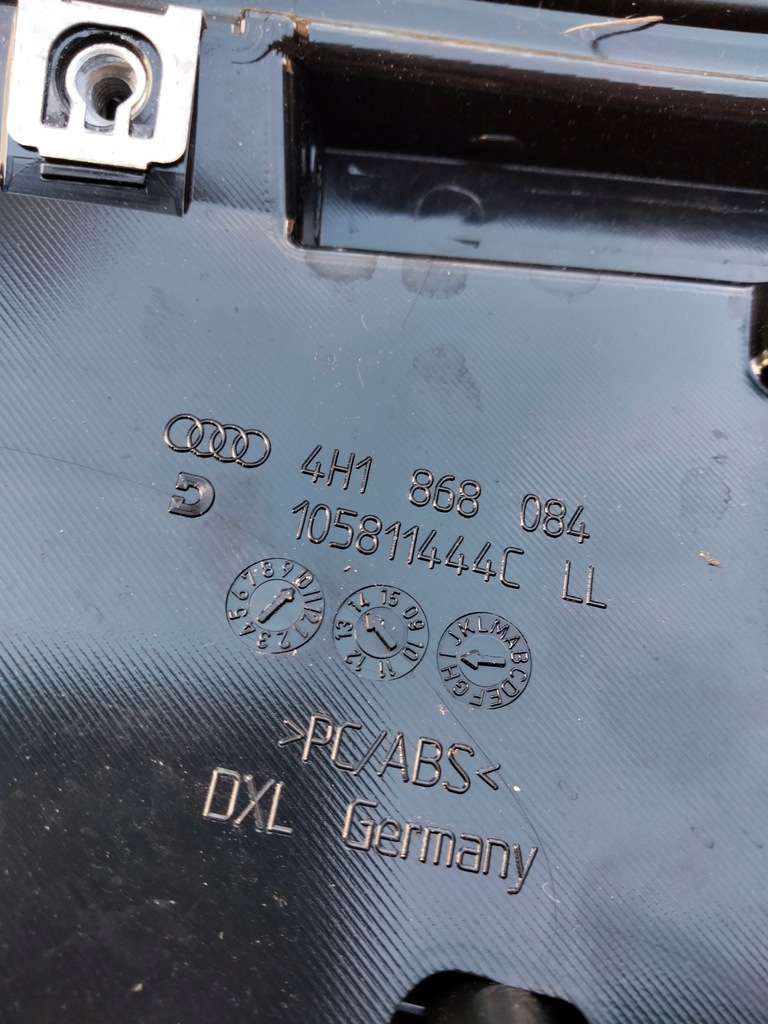 фото №12, Защита молдинг заглушка консоли audi a8 d4 4h1868084