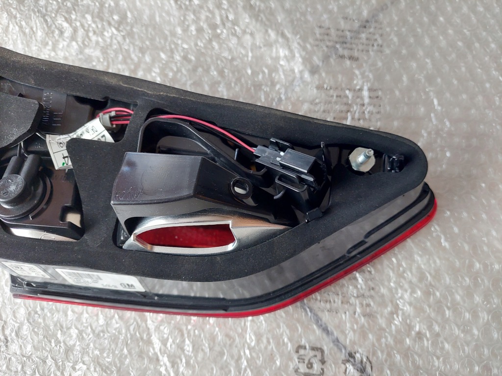 Фара - правий задній - кришка багажника - led - opel insignia b 2 - hb Київ