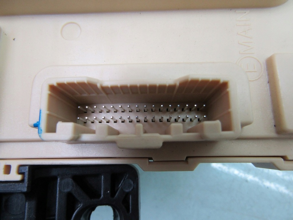 фото №7, Optima iv 2.0 17r коробка предохранителей корпус