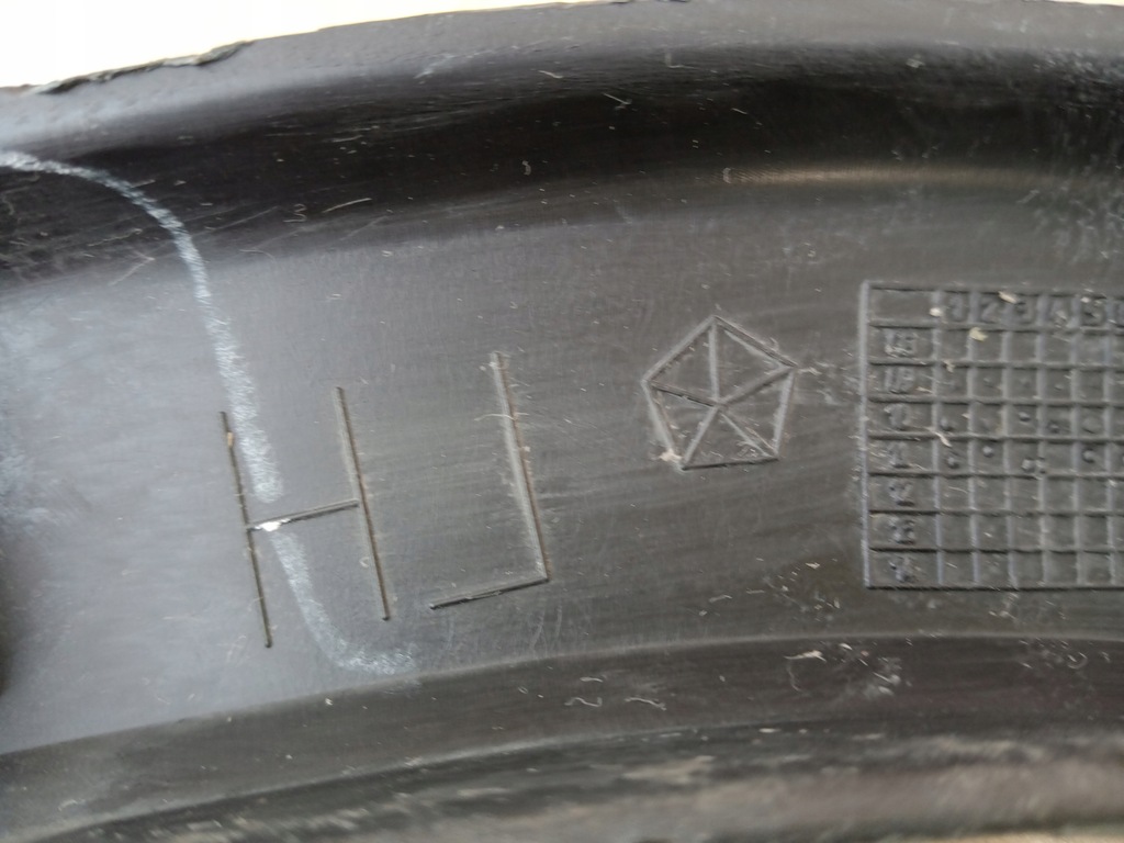 фото №9, Jeep cherokee wk2 lift ліва молдинг крила перед